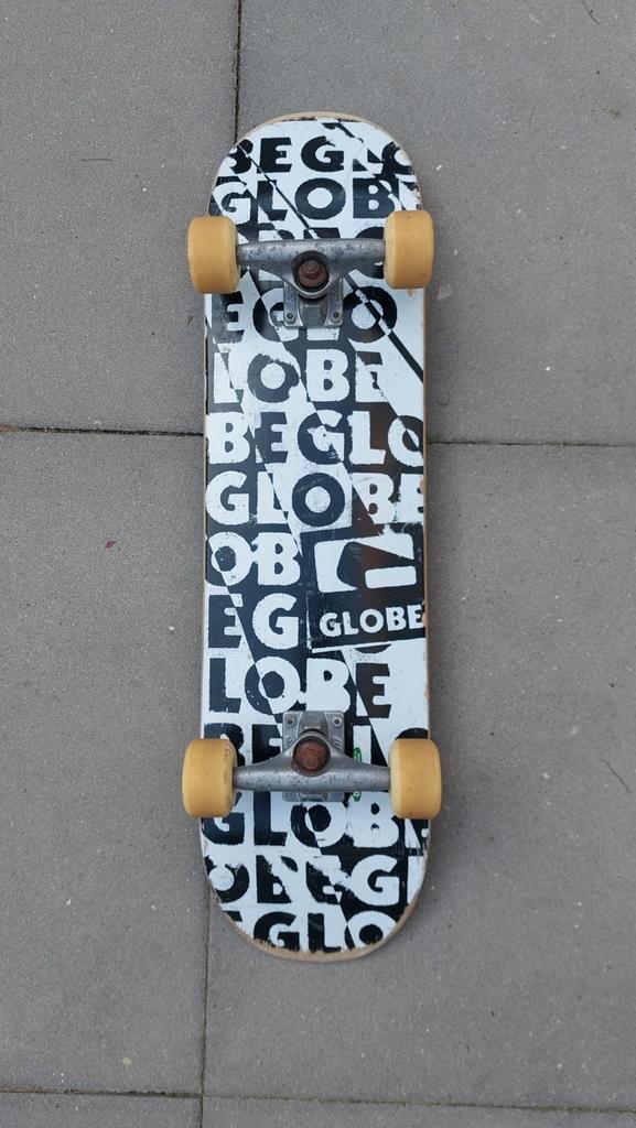 GLOBE Vintage Skateboard Pro Deck 90s Slant Trucks Remember, Sport en Fitness, Skateboarden, Gebruikt, Skateboard, Ophalen of Verzenden