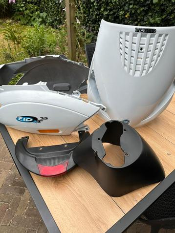 Piaggio zip 2000 kappenset wit beschikbaar voor biedingen