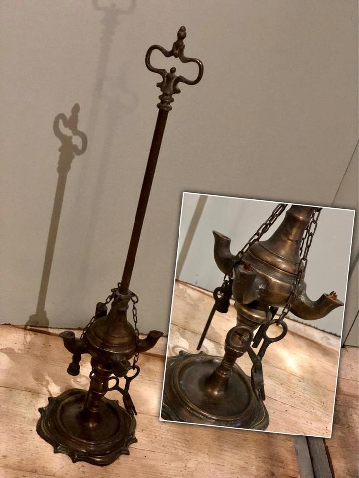Antieke bronzen messing koperen Olie Lamp olielamp, Antiek en Kunst, Antiek | Lampen, Ophalen of Verzenden
