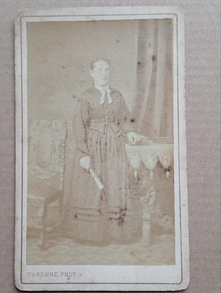 Oude foto van J. Varenne, Brussel Bruxelles België ca 1890, Verzamelen, Foto's en Prenten, Verzenden, Voor 1940, Gebruikt