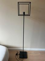 Zwarte staande vloerlamp, Huis en Inrichting, Lampen | Vloerlampen, Ophalen, Zo goed als nieuw, 150 tot 200 cm