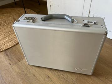 James Bond Ultimate Attache Case Edition beschikbaar voor biedingen