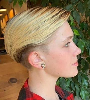 Wil je een nieuwe look? Dan gratis geknipt voor vrouw dame beschikbaar voor biedingen