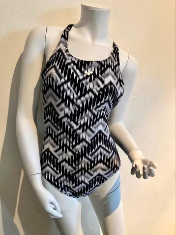 Arena badpak zwemmen bikini swimsuit F38 D36 USA32 I42 beschikbaar voor biedingen