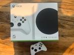 Xbox series S 512 GB + play & charge kit, Spelcomputers en Games, Spelcomputers | Xbox Series X en S, Ophalen, Zo goed als nieuw