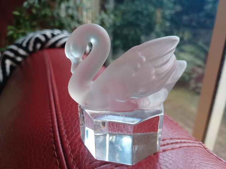 Goebel Glazen Zwaan Beeldje - Vitrine Staat, Antiek en Kunst, Antiek | Glas en Kristal, Ophalen of Verzenden