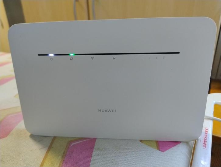 Huawei B535-232 4G Router, Computers en Software, Routers en Modems, Gebruikt, Router met modem, Ophalen of Verzenden