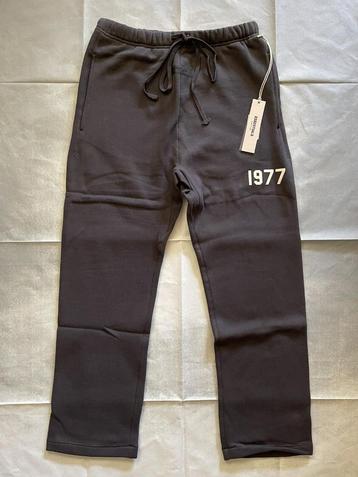 Fear of God Essentials 1977 Sweatpants XL beschikbaar voor biedingen