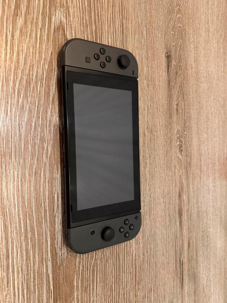 Nintendo Switch v1 (modified), Spelcomputers en Games, Spelcomputers | Nintendo Switch, Zo goed als nieuw, Switch Original, Zonder controller
