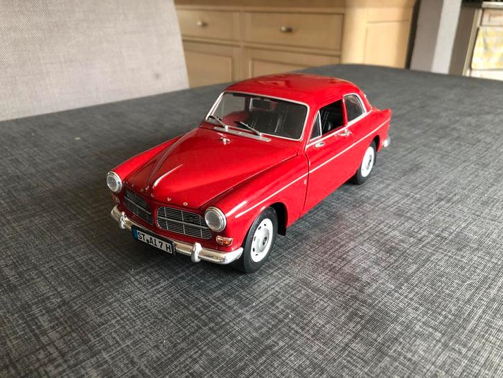 Revell 1/18 Volvo Amazon 121 lees tekst, Hobby en Vrije tijd, Modelauto's | 1:18, Zo goed als nieuw, Auto, Revell, Ophalen