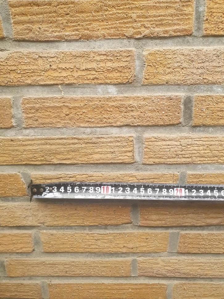 Gezocht: gele metselstenen / bakstenen, Doe-het-zelf en Verbouw, Metselstenen, Zo goed als nieuw, Ophalen