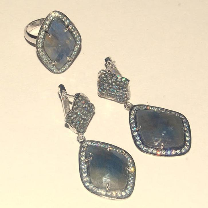 oorbellen en ring 925 zilver met gefacetteerde Saffier Uniek, Sieraden, Tassen en Uiterlijk, Oorbellen, Nieuw, Knopjes of Stekers