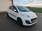 Zeer mooie Peugeot 107 1.0 12V 5DR 2012 Wit nieuwe koppeling, Auto's, Peugeot, Voorwielaandrijving, Stof, 4 stoelen, Origineel Nederlands
