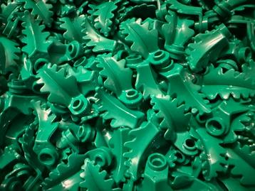LEGO groene Plant, leaf, varen, bladeren / 100 stuks €4,50 beschikbaar voor biedingen