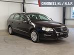Volkswagen Passat Variant 2.0 FSI Comfl ( Org NL/Clima/NAP ), Auto's, Stof, Gebruikt, 4 cilinders, Zwart