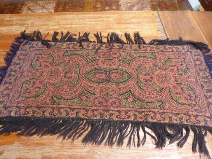 Antiek langwerpig worteldoek, schoorsteendoek, Antiek en Kunst, Antiek | Kleden en Textiel, Ophalen of Verzenden