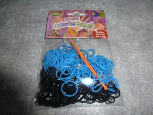 NIEUW 200 zwart /blauwe loom bandjes 5 zakjes voor 10,00, Kinderen en Baby's, Speelgoed | Educatief en Creatief, Nieuw, Knutselen
