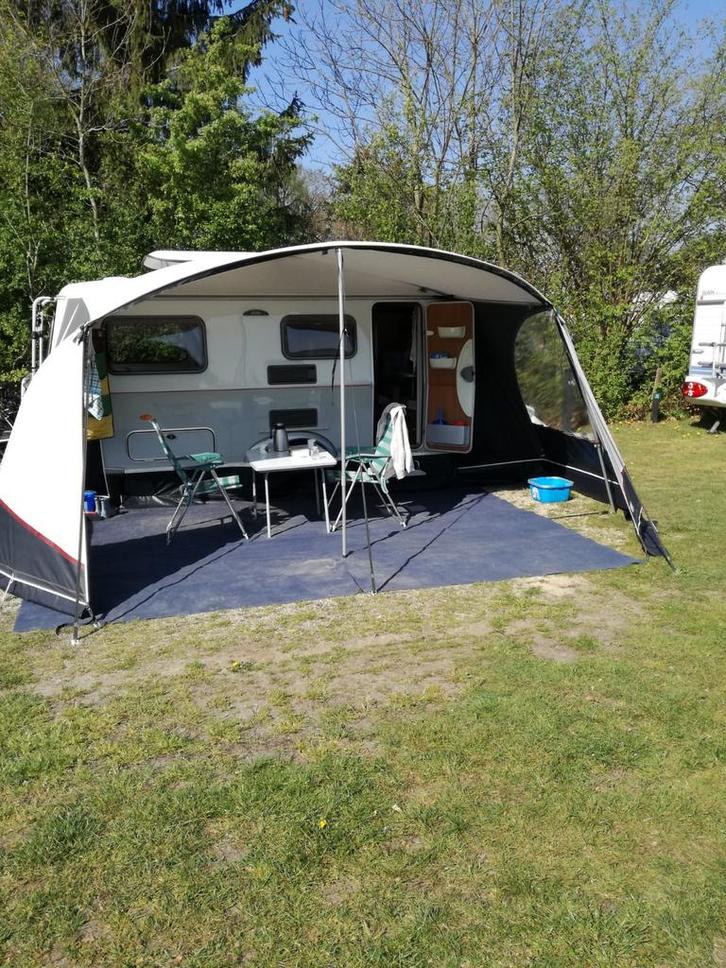 Eriba Touring 540, Caravans en Kamperen, Caravans, Particulier, tot en met 3, 750 - 1000 kg, Standaardzit, Eriba, Dwarsbed, Lengtebed