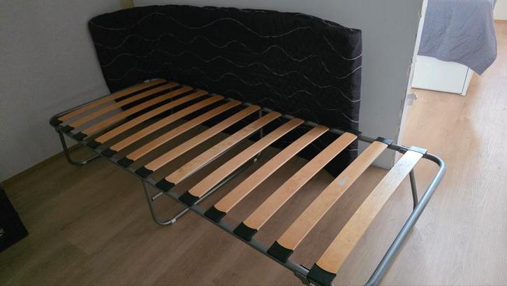 Inklapbaar Logeerbed - Handig & Compact!, Huis en Inrichting, Slaapkamer | Bedden, Gebruikt, Eenpersoons, 90 cm, 200 cm, Metaal
