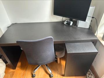 Bureau zwart met uitschuifbaar stuk