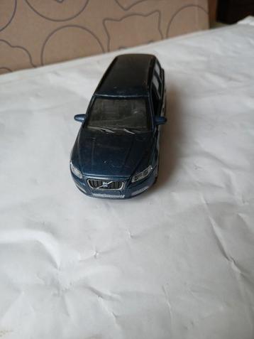 Volvo V70.  1:36 beschikbaar voor biedingen