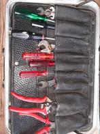 Gereedschap kist te koop met inhoud, Doe-het-zelf en Verbouw, Gereedschap | Handgereedschap, Ophalen of Verzenden, Zo goed als nieuw