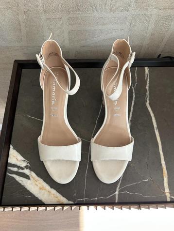 Witte (bruids)sandalen! 1 dag gedragen :). beschikbaar voor biedingen