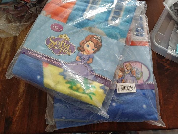 Disney 3x Fleece dekens van Princes Sofia NIEUW 120 x 140 cm, Verzamelen, Disney, Nieuw, Beeldje of Figuurtje, Overige figuren