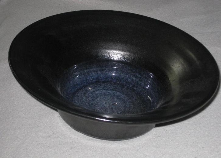 Hand Gedraaide Aardewerk Schaal Blauwluster Glazuur, Antiek en Kunst, Antiek | Keramiek en Aardewerk, Ophalen