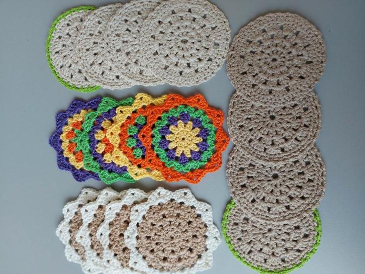 Onderzetters katoen 9 cm doorsnede haken, Huis en Inrichting, Keuken | Textiel, Zo goed als nieuw, Ophalen of Verzenden