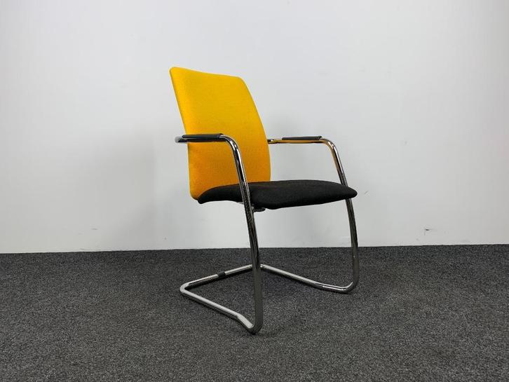 Vergaderstoel Beta Be10 - Stof Zwart-Geel  22935, Huis en Inrichting, Stoelen, Gebruikt, Eén, Stof, Zwart, Ophalen