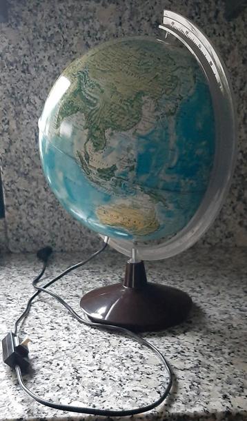 Wereldbol / Globe met verlichting 
