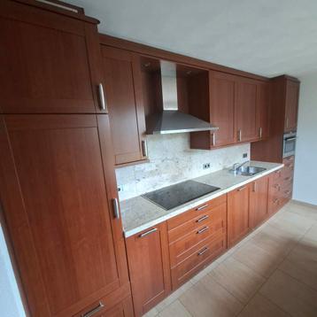 Mooie keuken met granieten blad