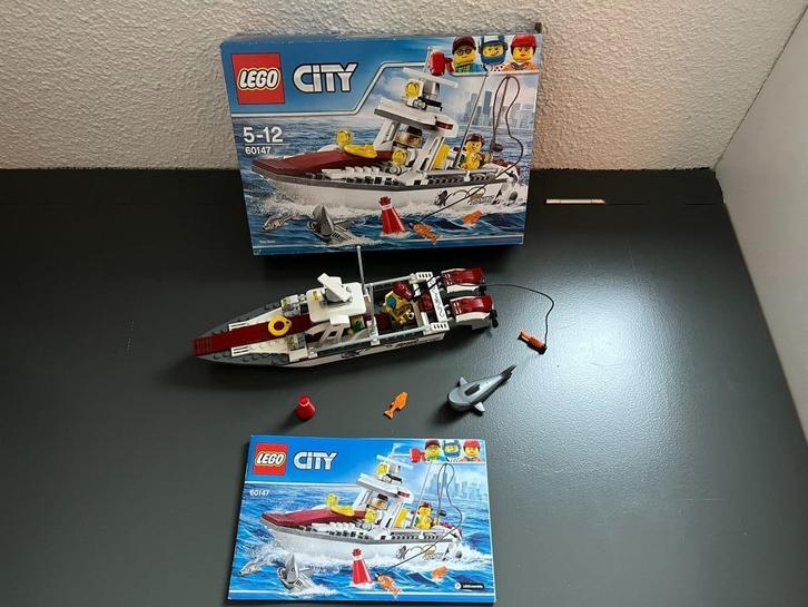 LEGO City 60147 Fishing Boat, Kinderen en Baby's, Speelgoed | Duplo en Lego, Zo goed als nieuw, Lego, Complete set, Ophalen of Verzenden