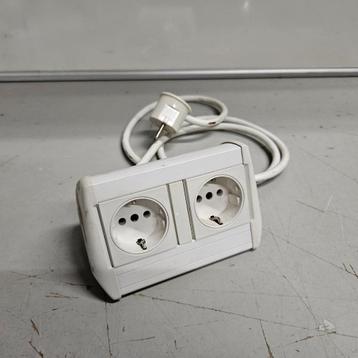 Harmony bureaustopcontact 2-voudig beschikbaar voor biedingen