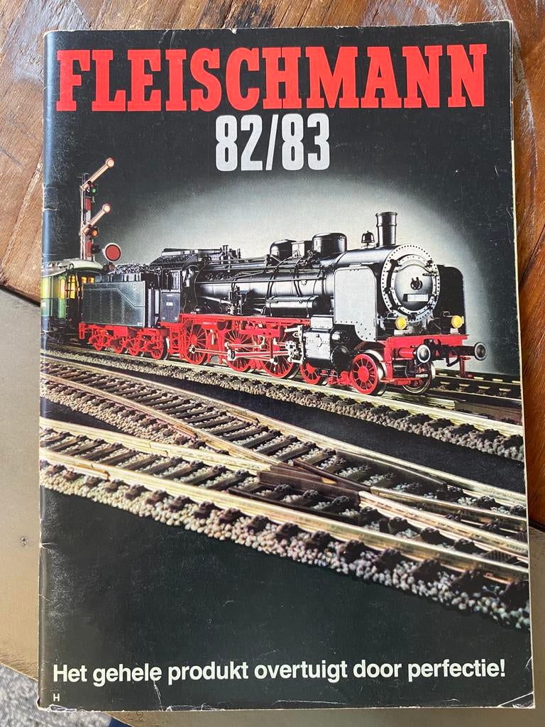 Fleischmann catalogus 1982 - 1983, Ophalen of Verzenden, Gelezen, Catalogus