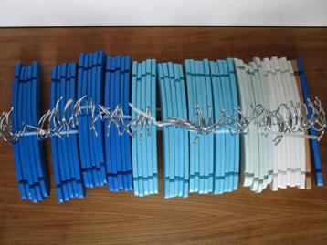 Nr.86: Houten babyhangers kledinghangertjes knaapjes zo goed beschikbaar voor biedingen