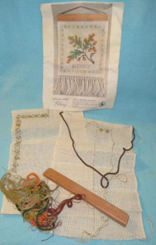 Zweeds borduurpakket linnen wandhanger Blekinge eik, Hobby en Vrije tijd, Borduren en Borduurmachines, Zo goed als nieuw, Borduurpakket