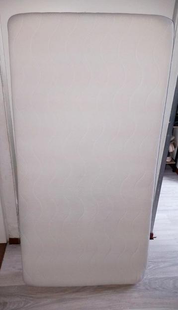 Weinig gebruikte Peuter Matras 70x140 cm,14 cm dik  beschikbaar voor biedingen