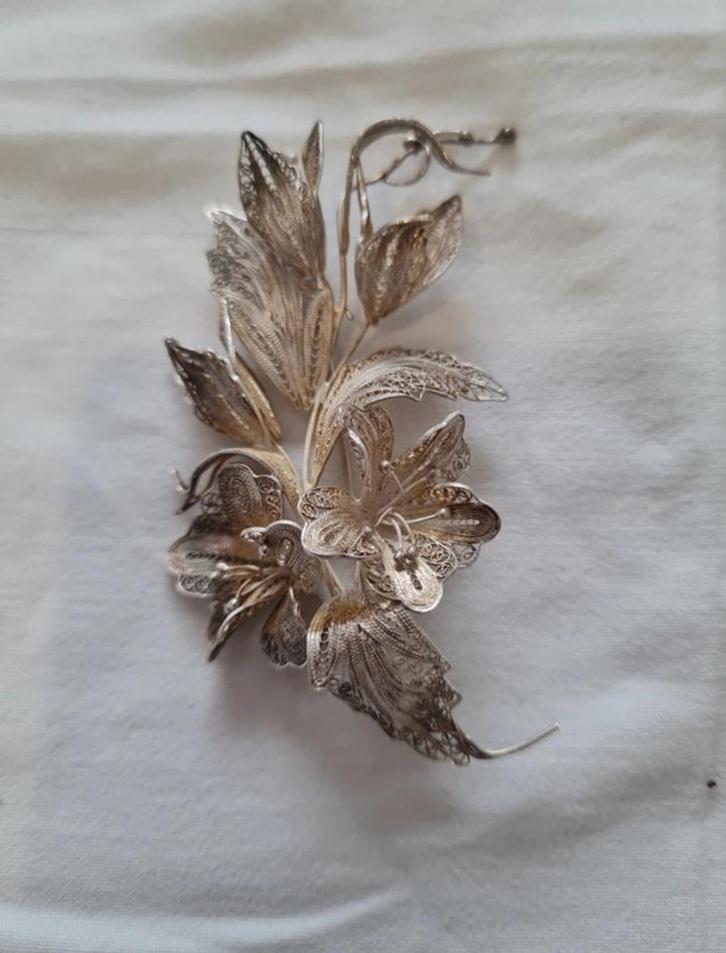Vintage filigraan zilveren broche, Sieraden, Tassen en Uiterlijk, Broches, Gebruikt, Zilver, 7 tot 10 cm, Ophalen of Verzenden