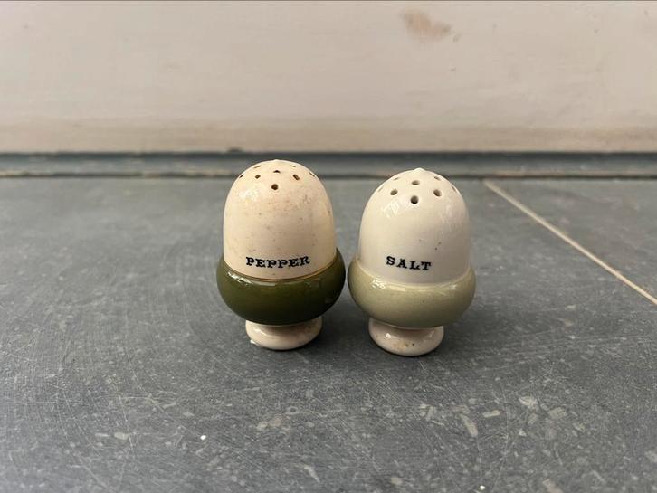 Kleine antieke Engelse peper en zout strooiers, Antiek en Kunst, Antiek | Servies los, Ophalen of Verzenden