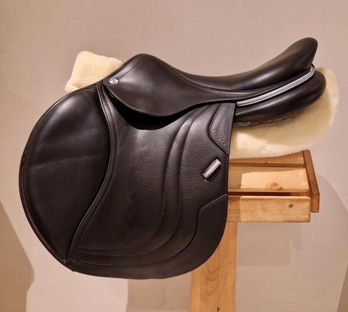 CWD springzadel zwart, Dieren en Toebehoren, Paarden en Pony's | Zadels, Zo goed als nieuw, Springen, Ophalen of Verzenden