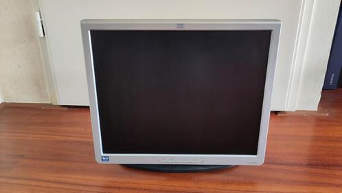 HP 1740 LCD Monitor met VGA, in hoogte verstelbaar, Computers en Software, Monitoren, Gebruikt, 60 Hz of minder, VGA, In hoogte verstelbaar