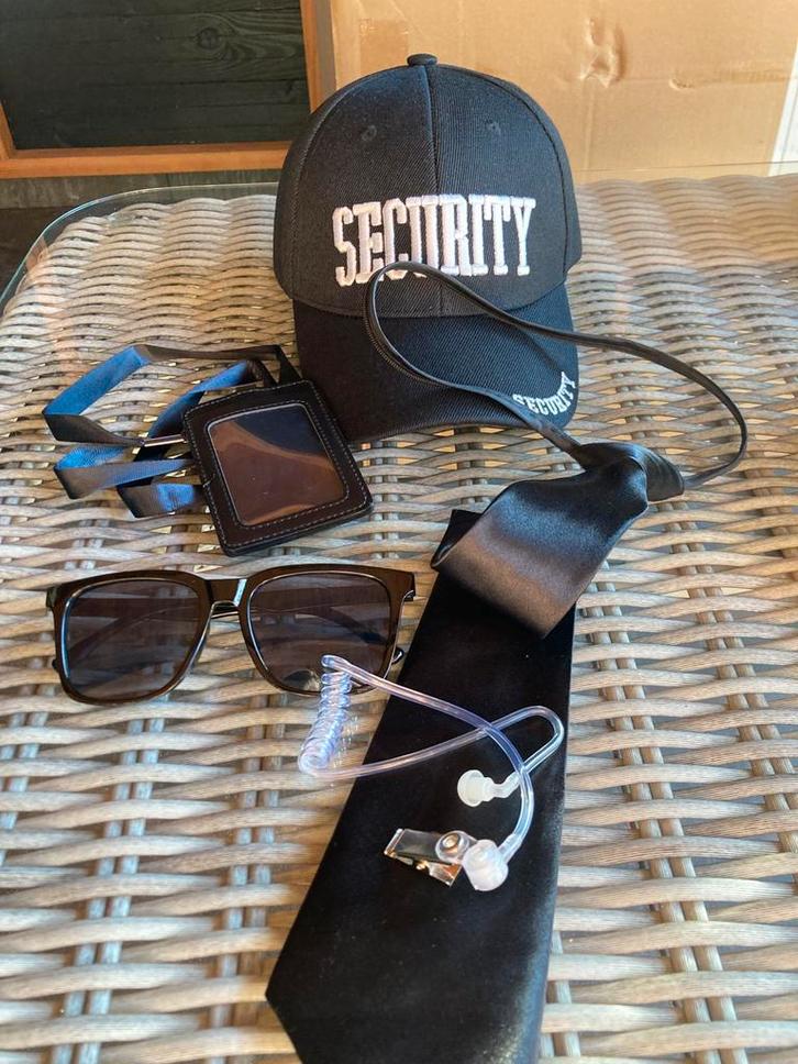 Security petten en accessoires | verkleden optocht, Hobby en Vrije tijd, Feestartikelen, Zo goed als nieuw, Kostuum, Carnaval