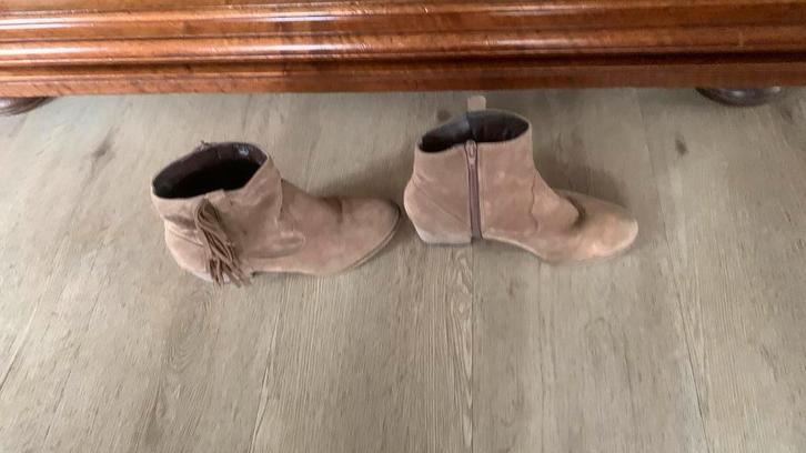 Atmosphere enkel Laarzen hakje 5 cm maat 7 maat 41, Kleding | Dames, Schoenen, Gedragen, Lage of Enkellaarzen, Bruin, Ophalen of Verzenden