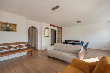 Laminaatvloer ca. 95 m² – zelf verwijderen en ophalen beschikbaar voor biedingen