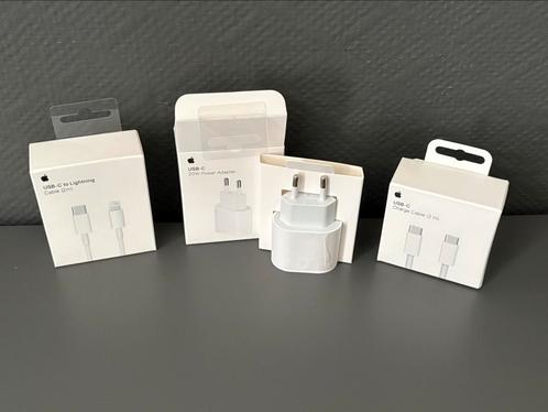 Gloednieuwe Apple kabels & oplader te koop, Telecommunicatie, Mobiele telefoons | Telefoon-opladers, Nieuw, Apple iPhone, Ophalen of Verzenden