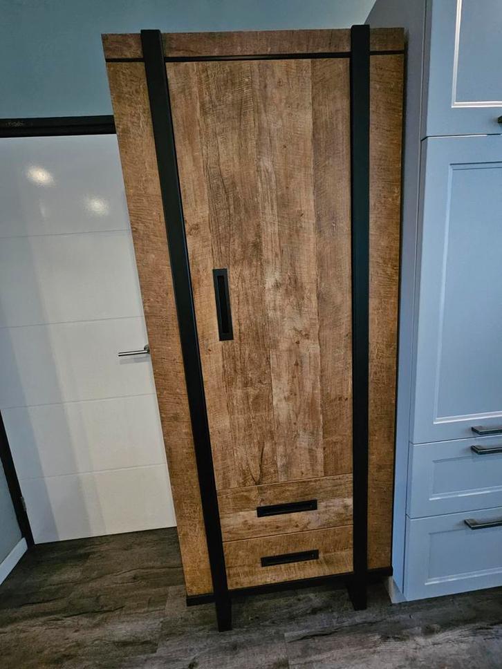 Hoge kast borneo, Huis en Inrichting, Kasten | Vitrinekasten, Zo goed als nieuw, 200 cm of meer, 50 tot 100 cm, 25 tot 50 cm, Met lade(s)