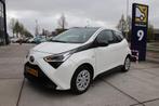 Toyota Aygo 1.0 VVT-i x-play limited Carplay, Camera NL auto, Voorwielaandrijving, Gebruikt, Euro 6, 4 stoelen
