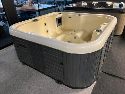 Balboa Mallorca jacuzzi spa 220v 2x2m 3 maand garantie, Tuin en Terras, Bubbelbaden en Hottubs, Gebruikt, Vast, Ophalen
